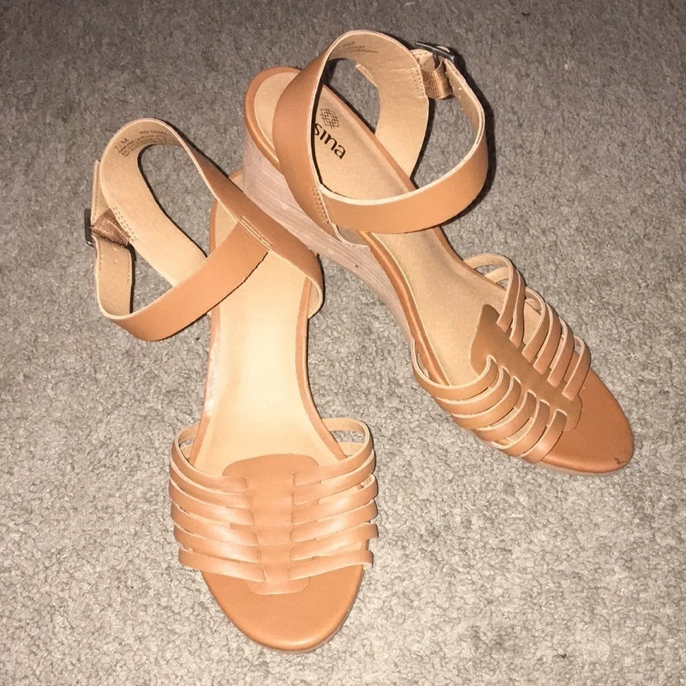 NWOT Susina Terra Leather Wedge Sandal